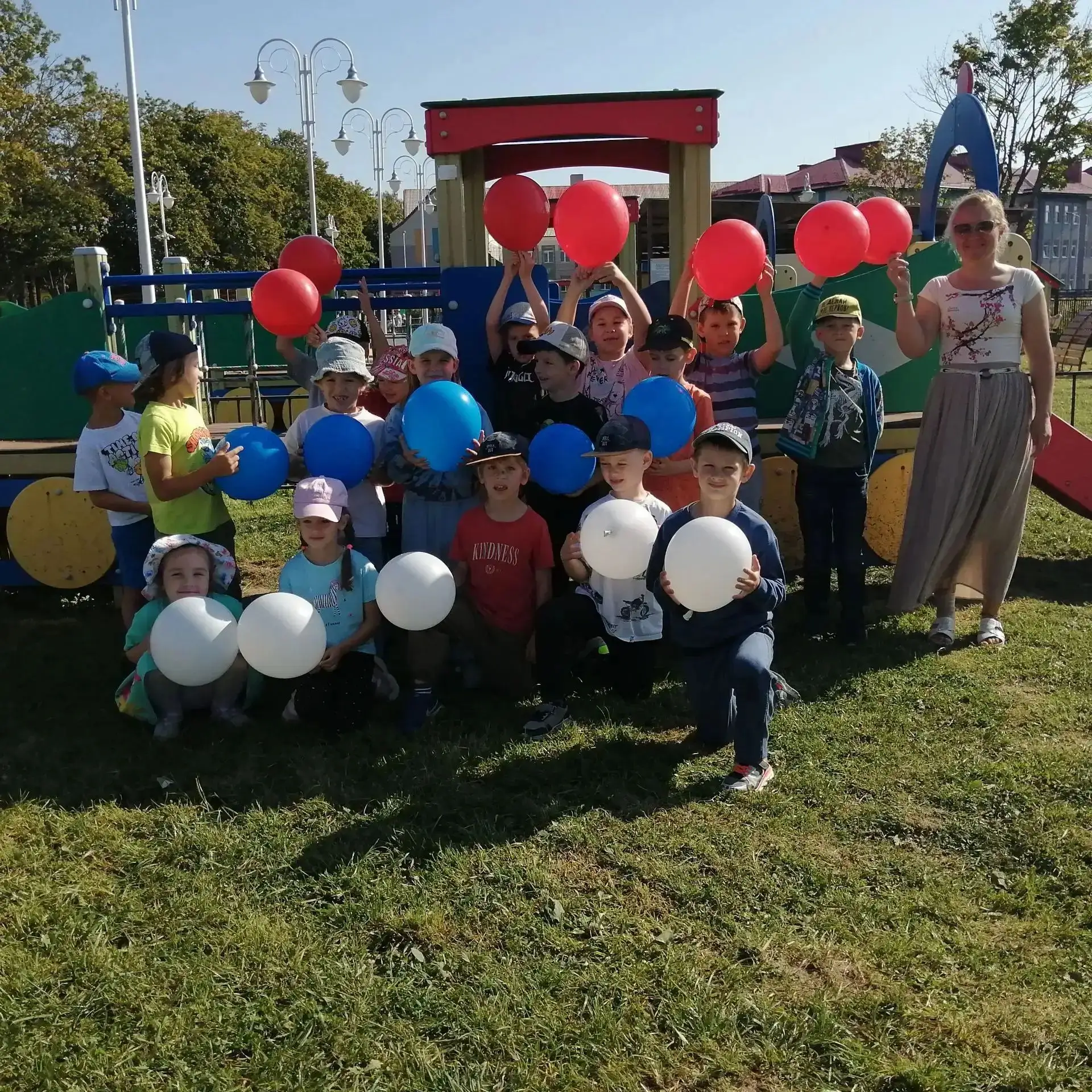 День Государственного флага в детском саду — отличный повод в доступной форме познакоми...