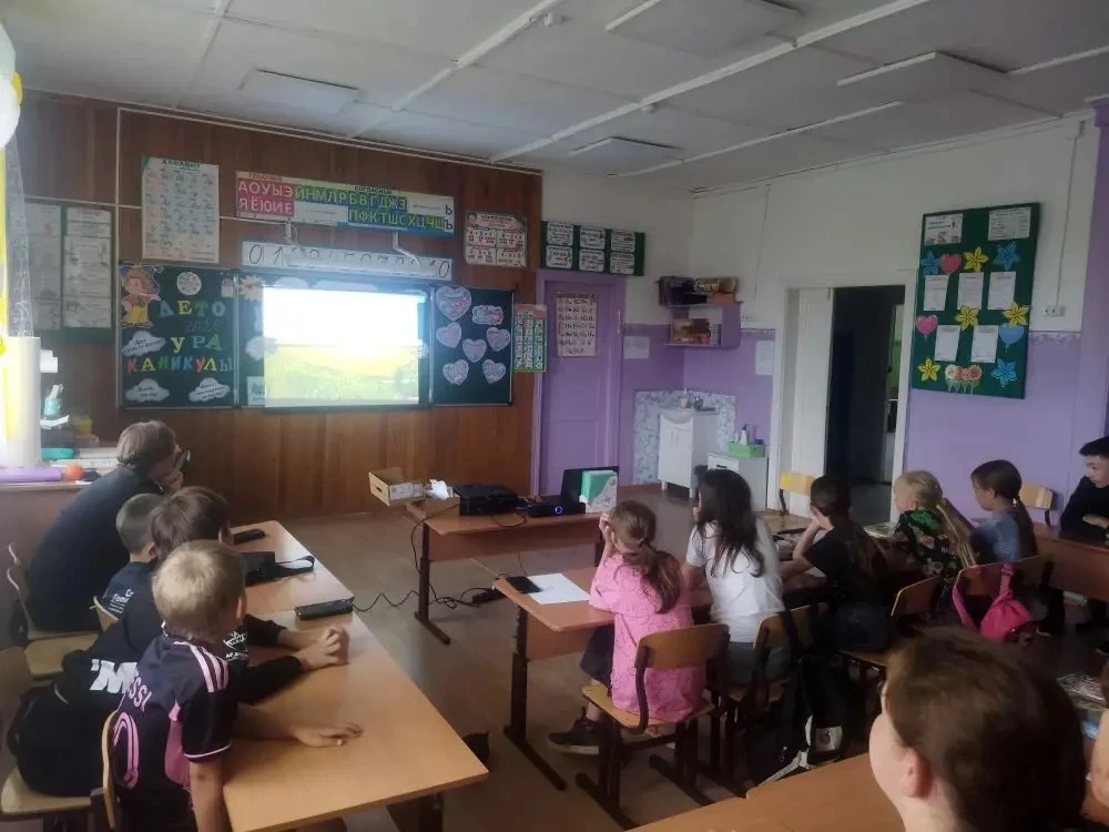 🐾 Двенадцатый день в лагере «Дружба»: в мире животных

Вчера наши ребята посетили детскую библиотек