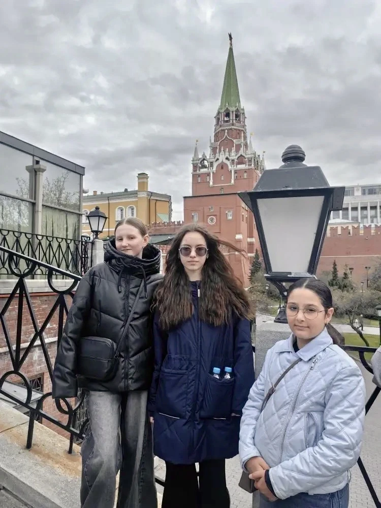👑 Путешествие в историю  14 апреля ученики 5Б и 8П классов посетили Оружейную палату Московского Кре