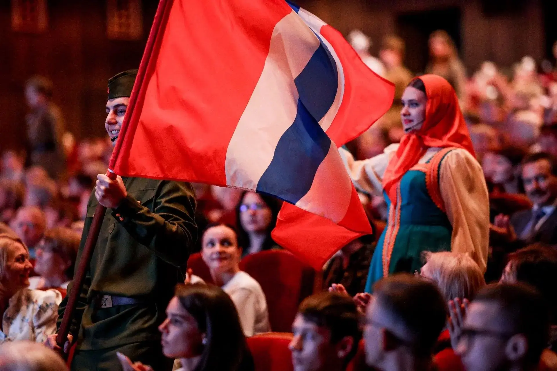 Культурная столица приняла у себя межрегиональный фестиваль «Песня тоже воевала». Он об...
