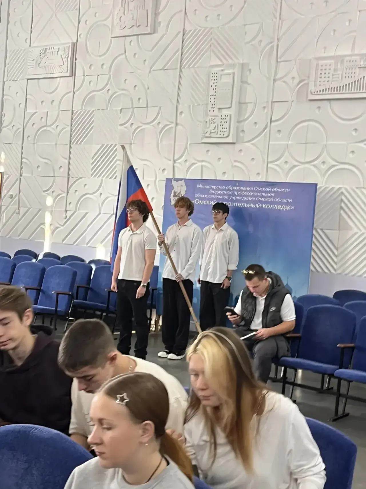 📅 Понедельник — новый старт и новые возможности!