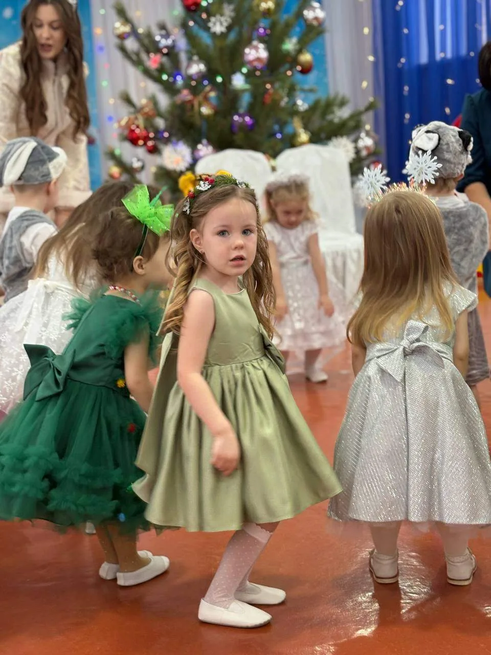 Новогодний праздник!!! Группа детей 3-4 лет №2