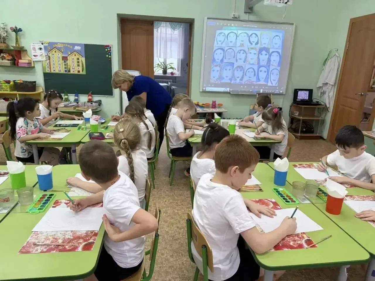 Воспитатель подготовительной группы № 1 «Теремок» Елена Николаевна Демидова в преддверии Международн