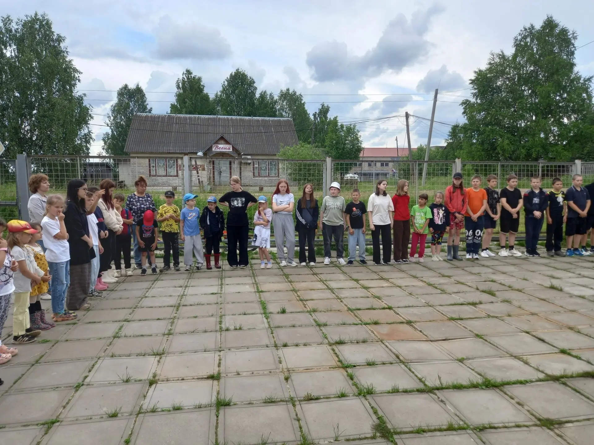 22 июня – День памяти и скорби. В этот день дети, учителя и сотрудники школы присоединились ко всеро