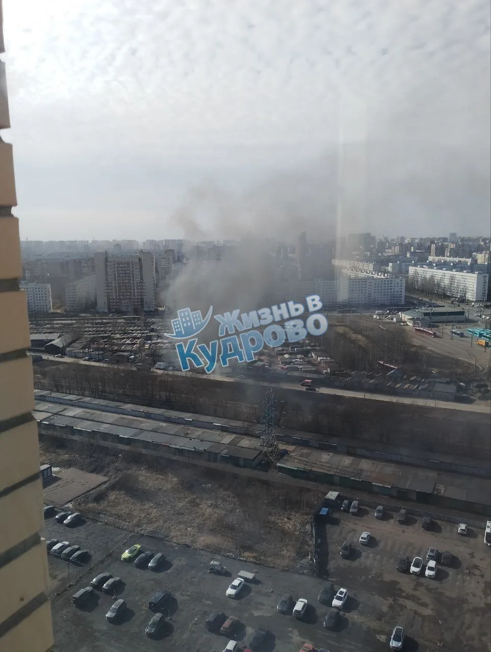 Горят гаражи на Лопатина