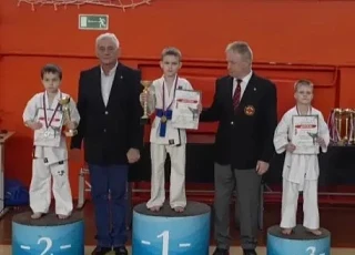 🏆ЮНЫЕ ЧЕМПИОНЫ🏆  🎉 15 февраля в городе Кировград состоялось Открытое первенство Федерации по кумите 