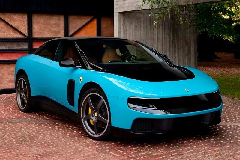 Компания Ferrari представила свой первый электрокар под названием "Luce", который отлич...
