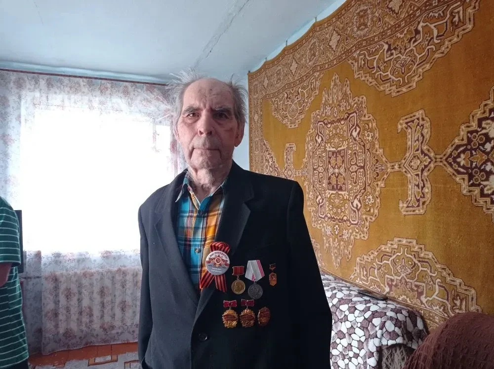 22.06.2026 г. поздравили с 90-летием Кривых Дмитрия Афанасьевича!
Уважаемый Дмитрий Афанасьевич ! От