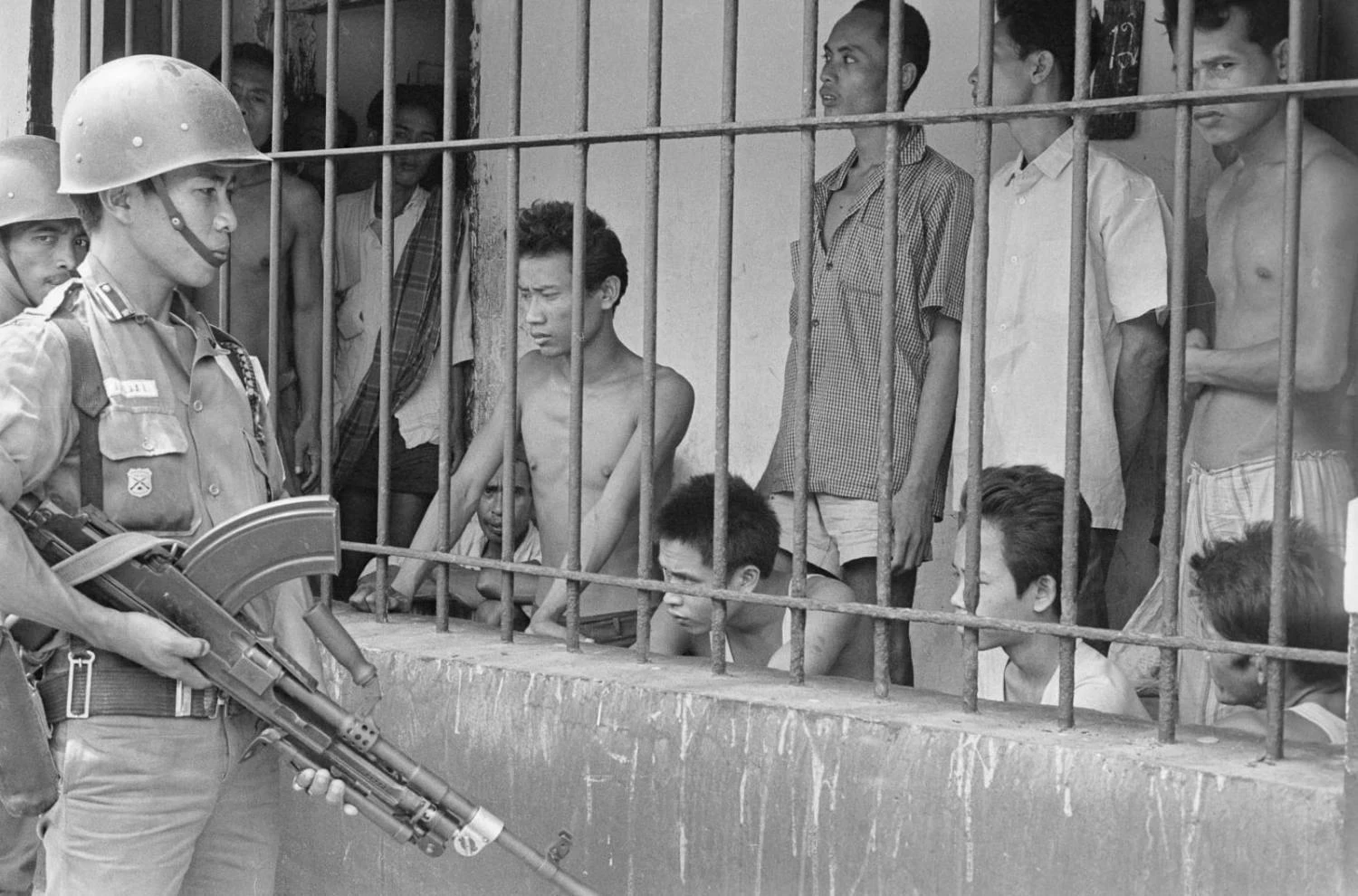 1 октября 1965 года индонезийская армия под руководством генерал-майора Сухарто начала ...