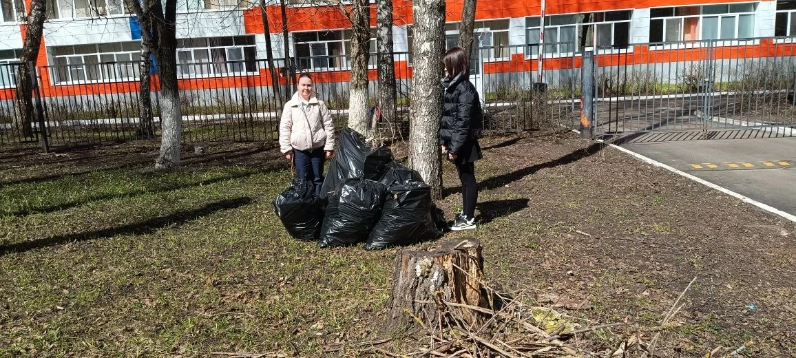 🌿 Чистота начинается с нас!🌿  🗓️ Май – время наводить красоту в родном лицее.  🚮 Дружно вышли на суб