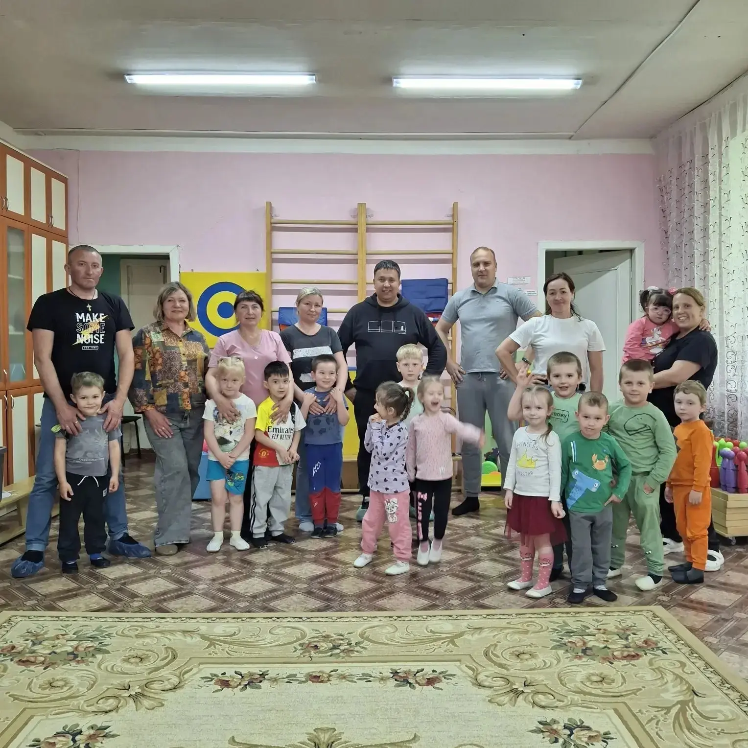 Семья в движении – счастье вдвойне!   ЦРР детский сад "Тополëк"  превратился в настоящий спортивный 