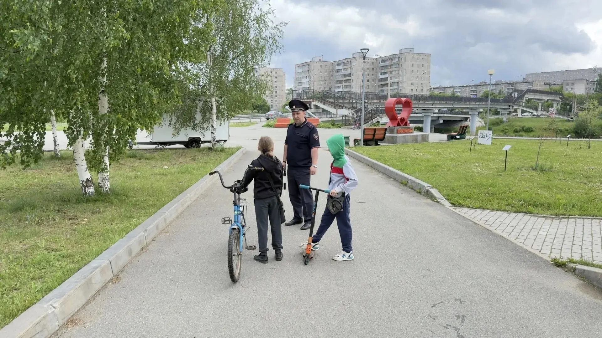 В регионе продолжается профилактическая акция «Спешивайся» Госавтоинспекции и ЮИД

Главное правило д