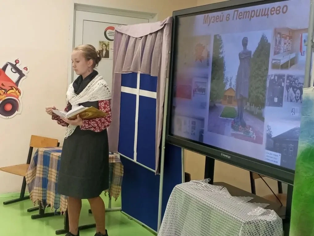 🕯 Спектакль «Зоя». О силе духа и мужестве»  🎭Накануне 9 Мая ребята представили пронзительный спектак