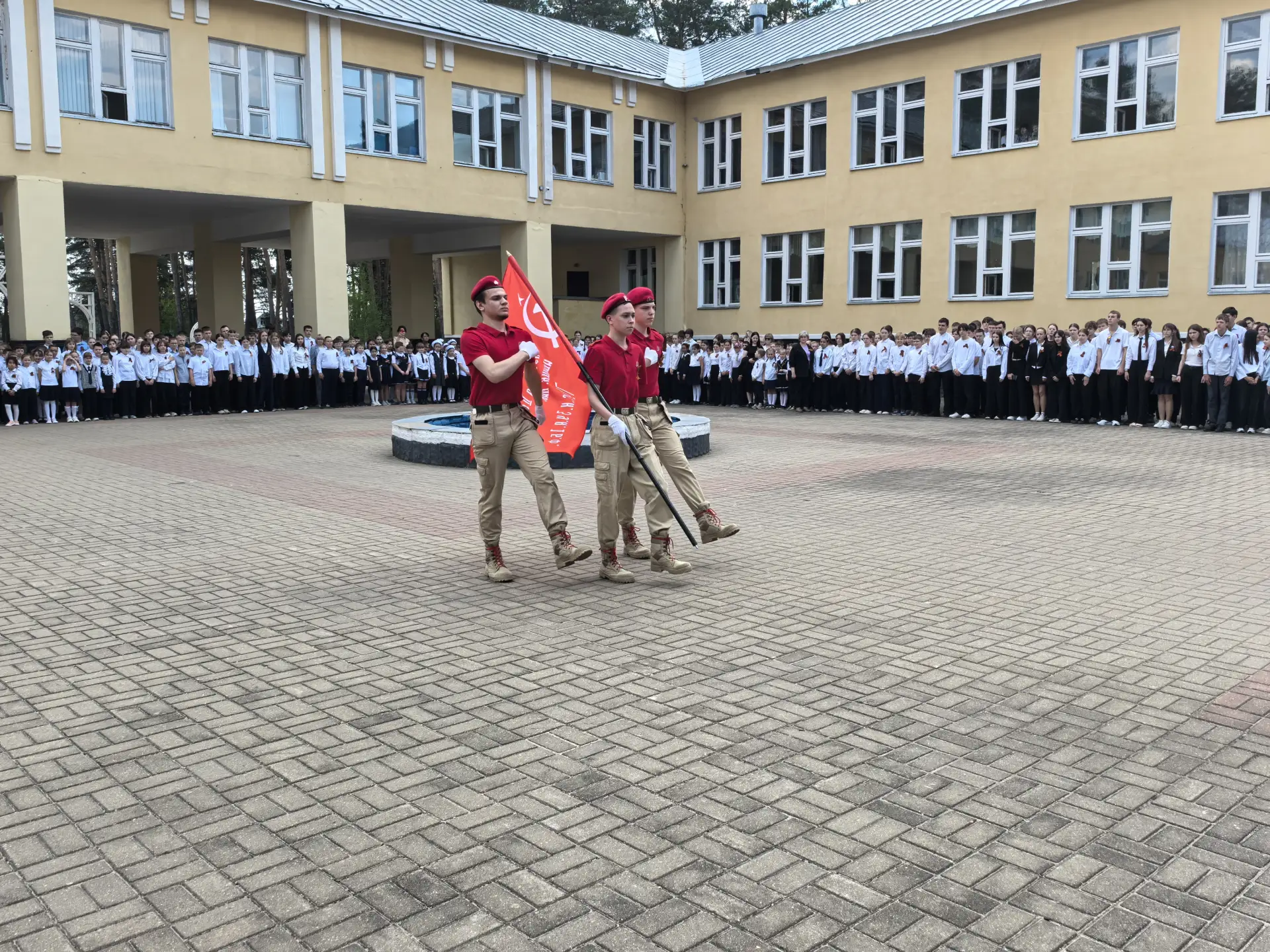 🌟 День Победы: память, которая объединяет   Во все века героизм и мужество воинов России, мощь и сла