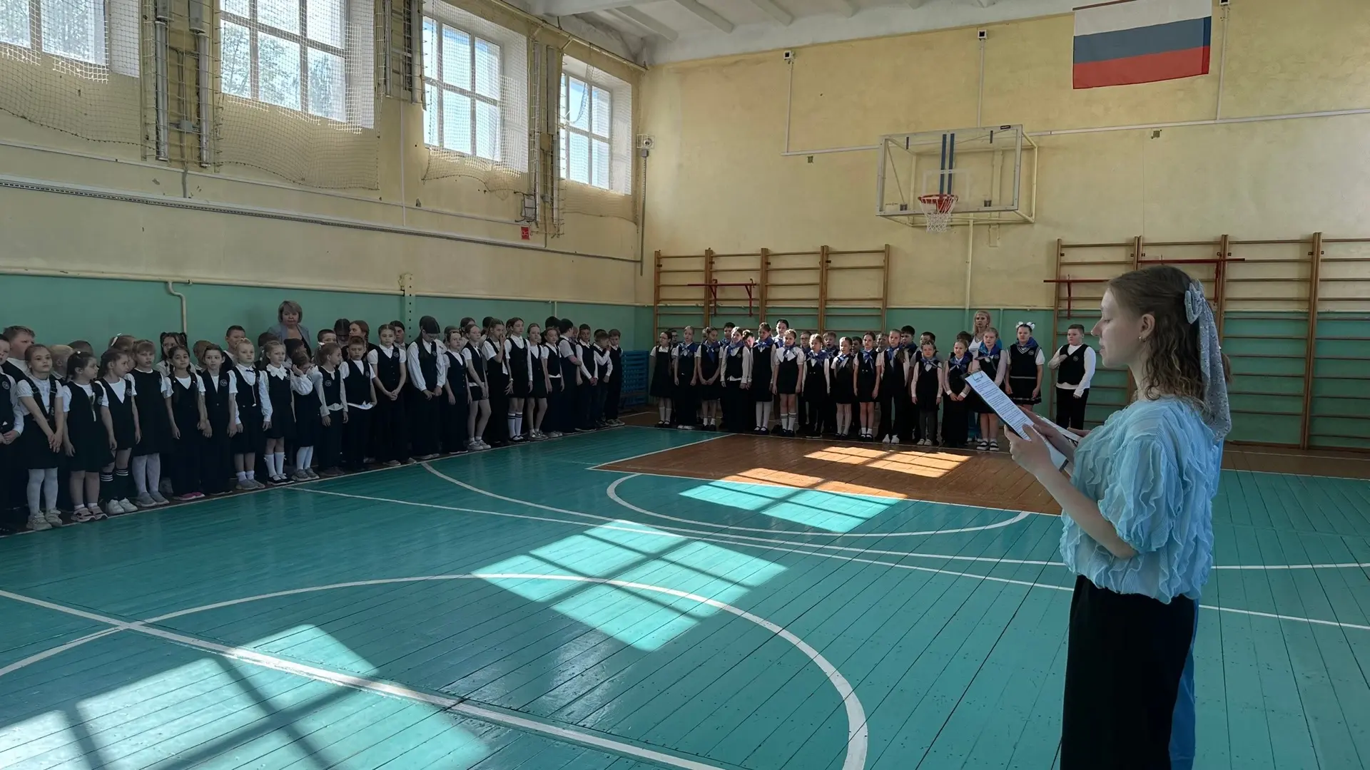 Сегодня состоялась общешкольная линейка, приуроченная ко Дню славянской письменности и культуры. Мер