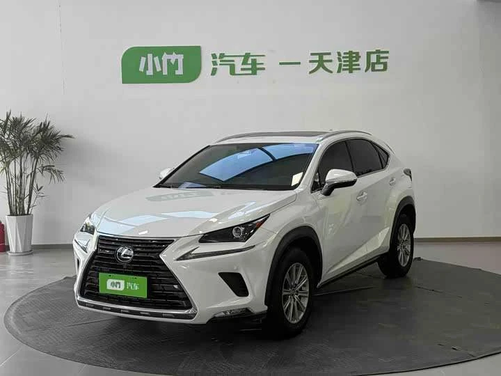 Lexus NX 200, Полный привод ,доступен к заказу!