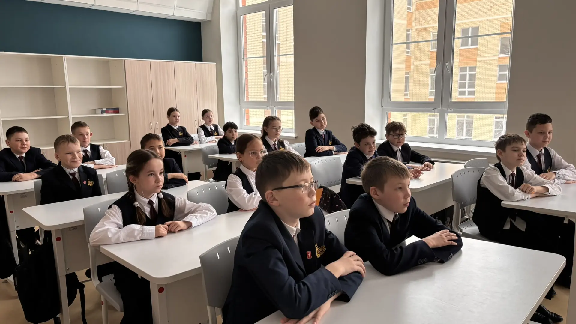 🎓Накануне Дня космонавтики, советники директора по воспитанию провели для обучающихся лицея познават
