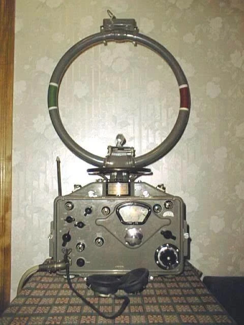 РП-5 — это советский компактный слуховой коротковолновый (КВ) радиопеленгатор «настольн...