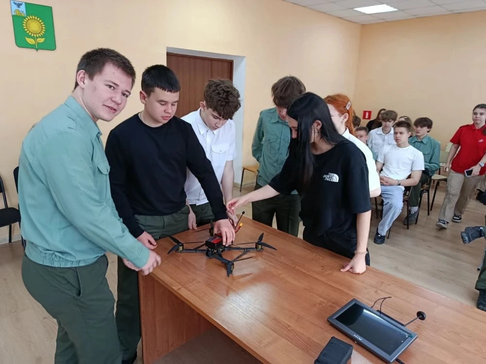✨Встреча с командиром отделения отдельной роты радиоэлектронной борьбы (РЭБ) 📻бригады «Барс-Белгород