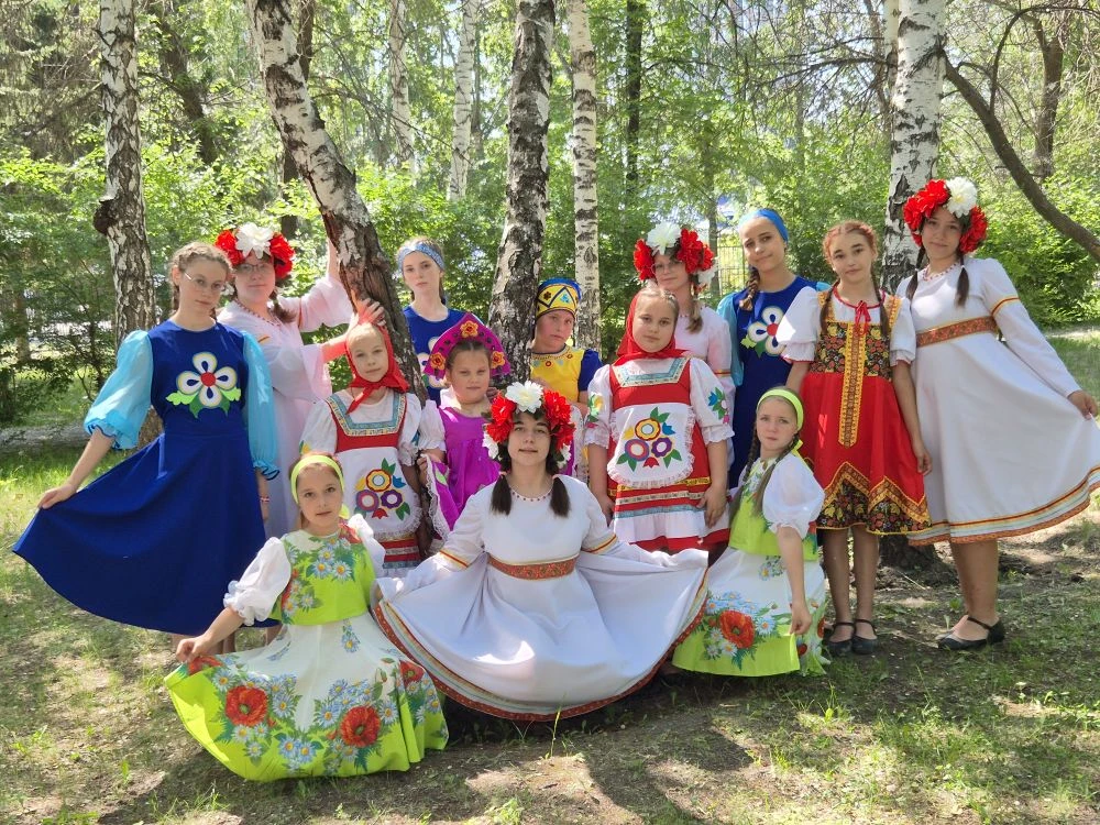 Хоровод единства 🇷🇺

Хореографический ансамбль «Улыбка» под руководством Ирины Геннадьевны Пучкино