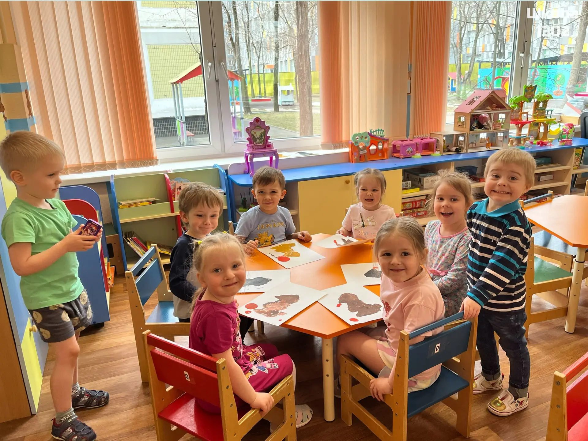 🎨 Творческие занятия в дошкольных группах  В наших дошкольных группах каждый день наполнен творчеств