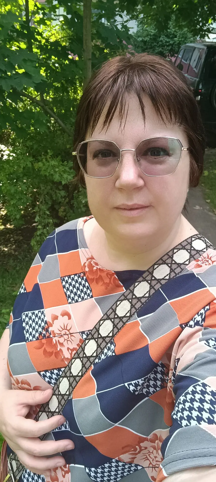 Завтра приедет подруга, вышла закупиться, видимо я переоценила свои силы, стою отдыхаю 🤣