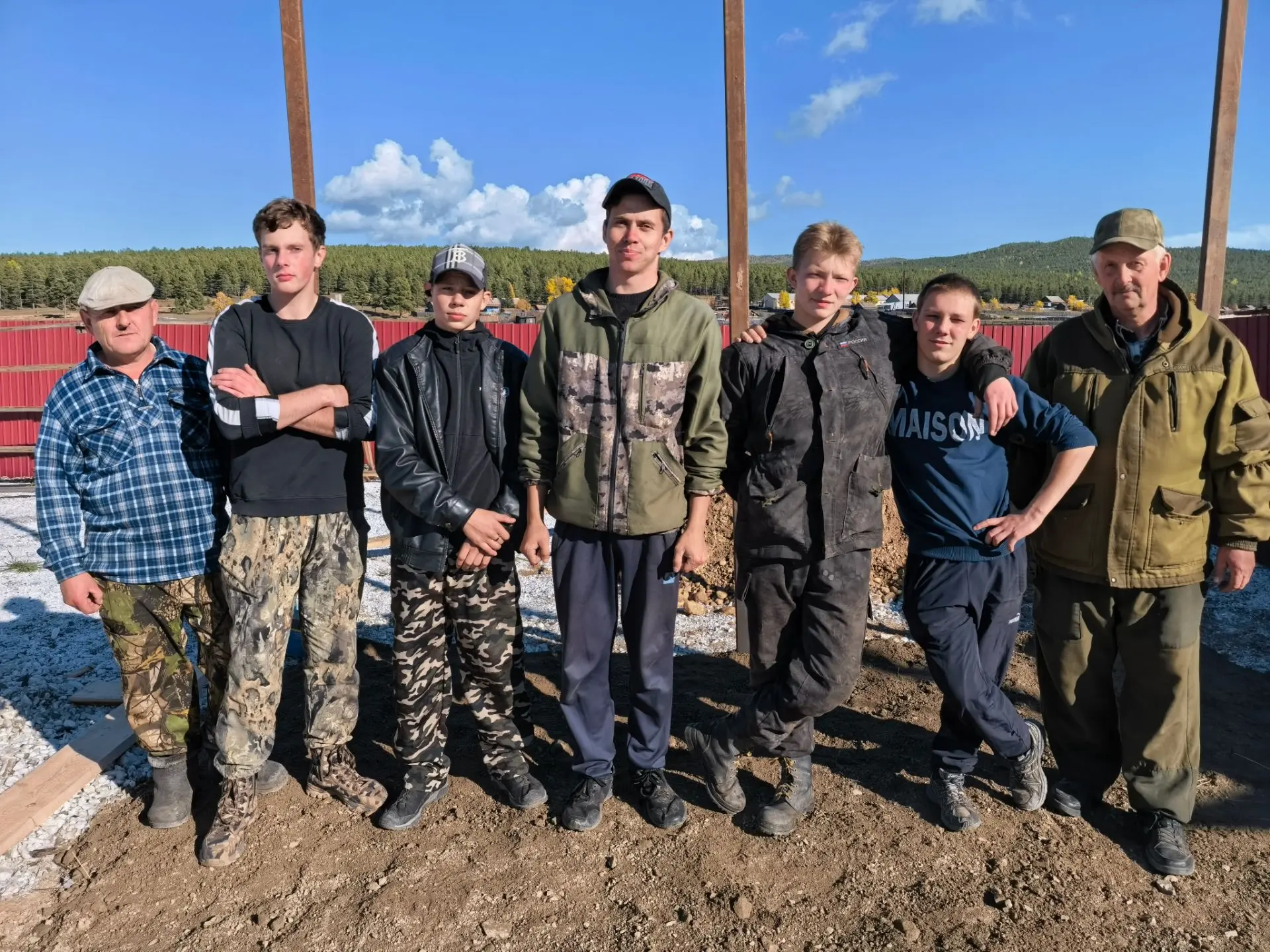 Сила традиций: наша школа обновляет аллею Памятников!