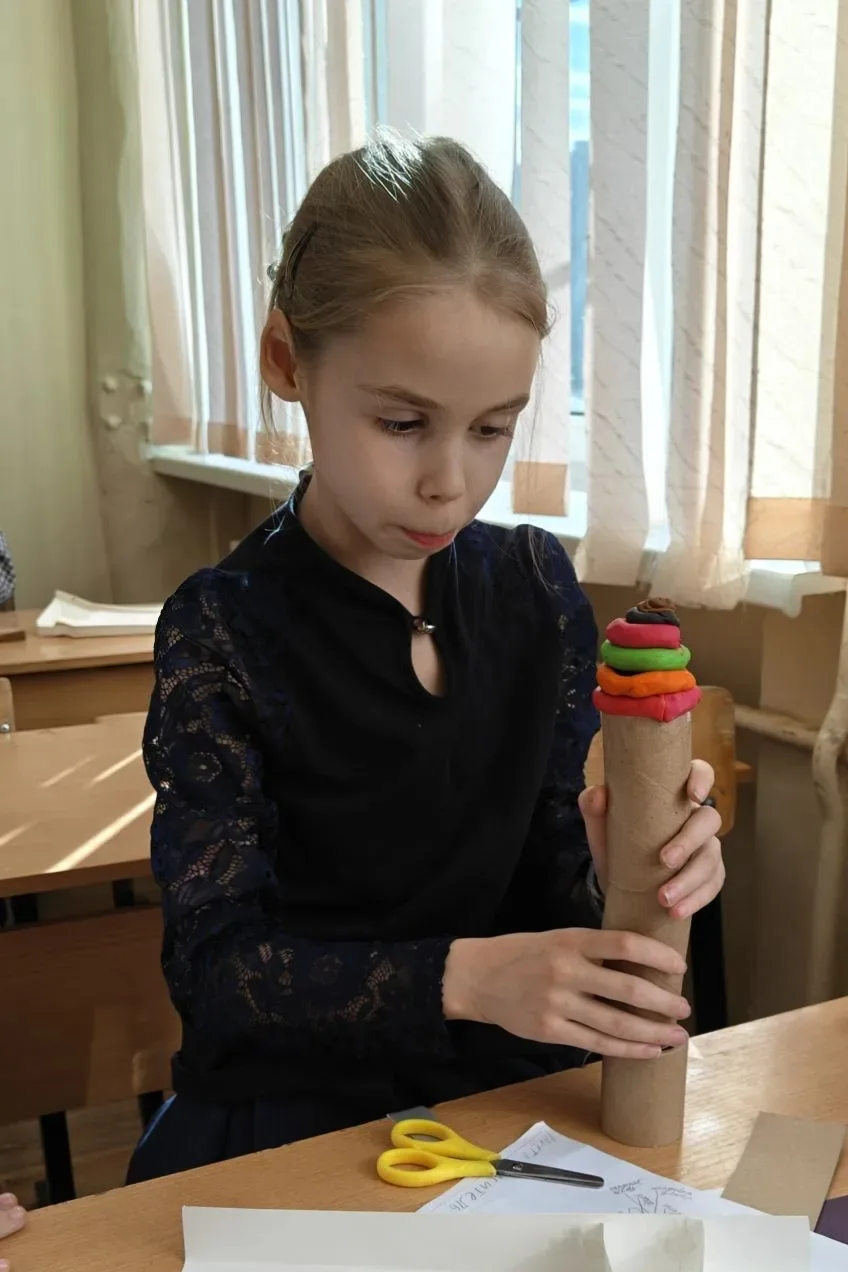 🚀К звездам — через творчество!  🛰В творческом объединении «Умелые руки» целый месяц шла подготовка к