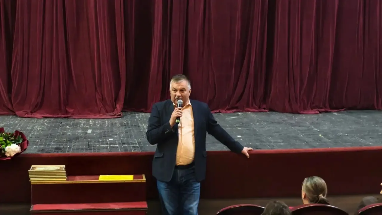 ✨В Хабаровском краевом театре драмы состоялся сбор труппы✨