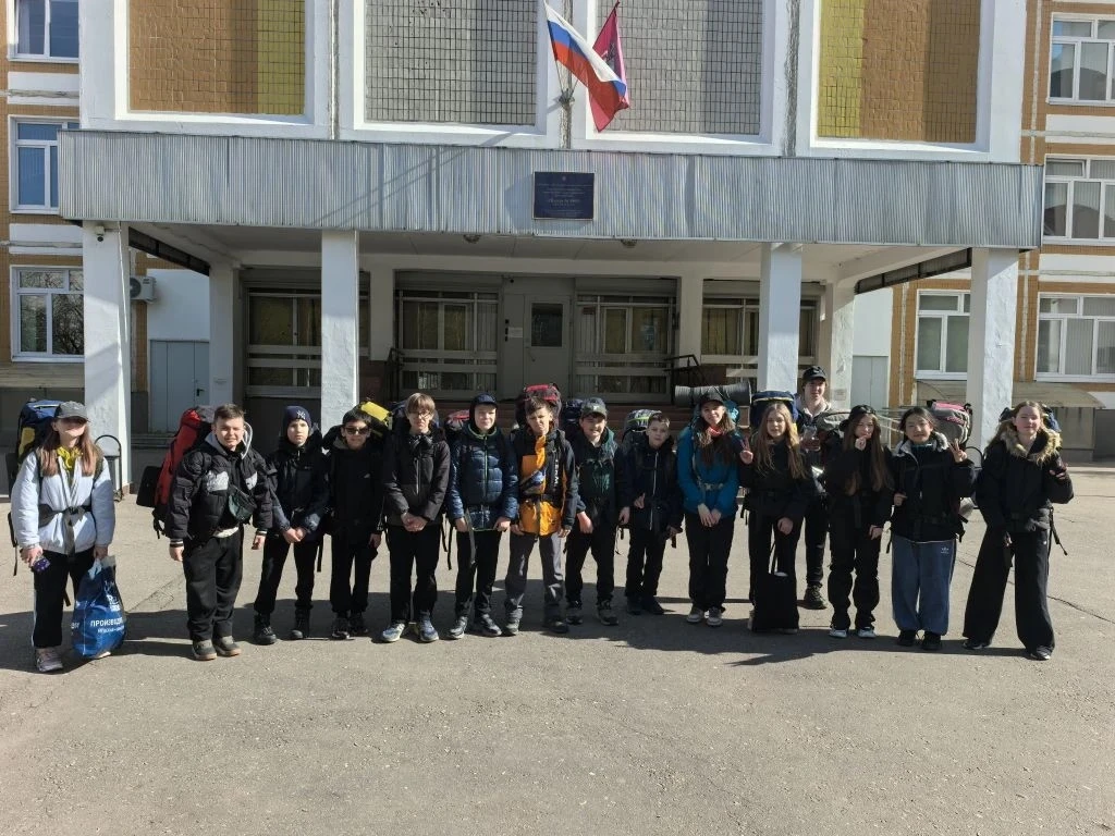 🏕 В поход!  Сборная команда 5 «В» и 6 «В» прошла маршрут «Зеленоградские озёра».  Кажется, у наших п