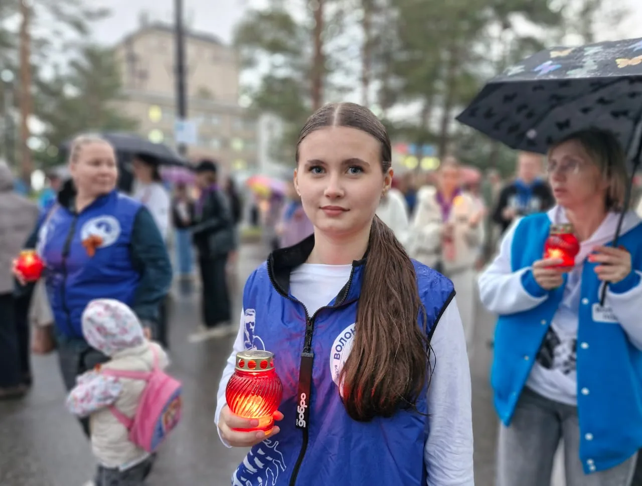 Сегодня, 6 мая, в Арсеньеве состоялось молодёжное шествие "Свеча памяти".  Школьники, студенты Примо