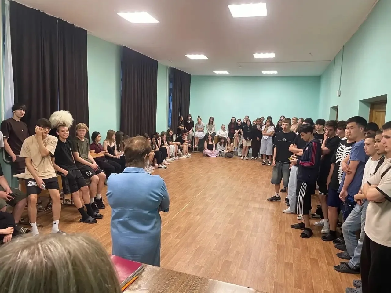 📌 Общее собрание студентов общежития

Вчера в нашем общежитии прошло общее собрание, на котором бес
