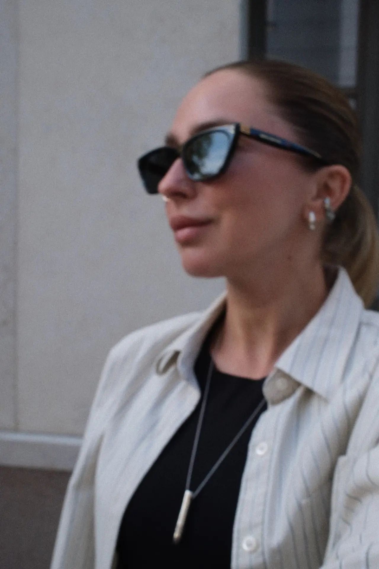 Сказала бы что грущу, что лето все но совру тк осень это моя любовь