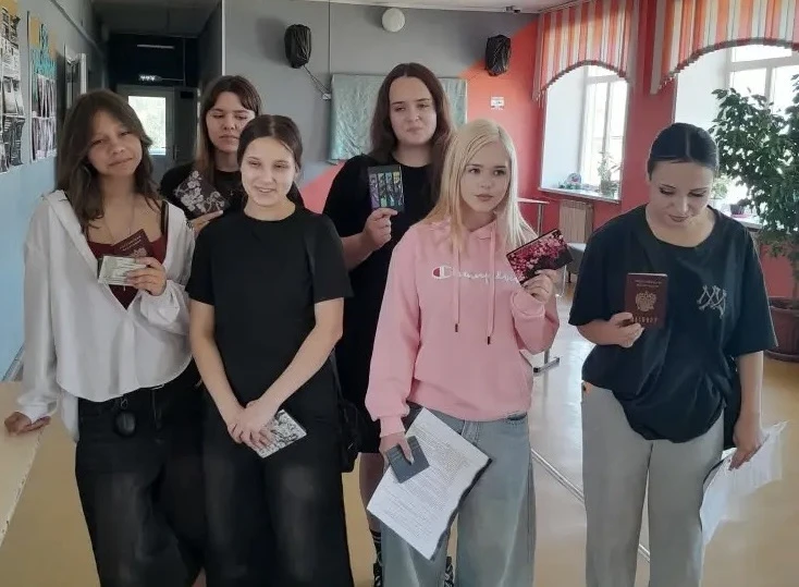 Трудись - не ленись!
Пятая трудовая четверть начинается.
Сегодня, 10 июня, в школу приехали специали