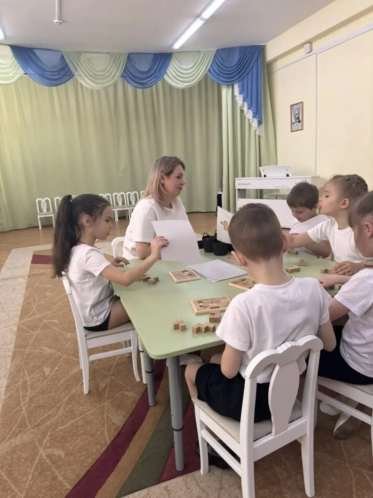 Часто мы разделяем занятия: сейчас мы бегаем, а потом сядем решать задачки - головоломки. Но что, ес