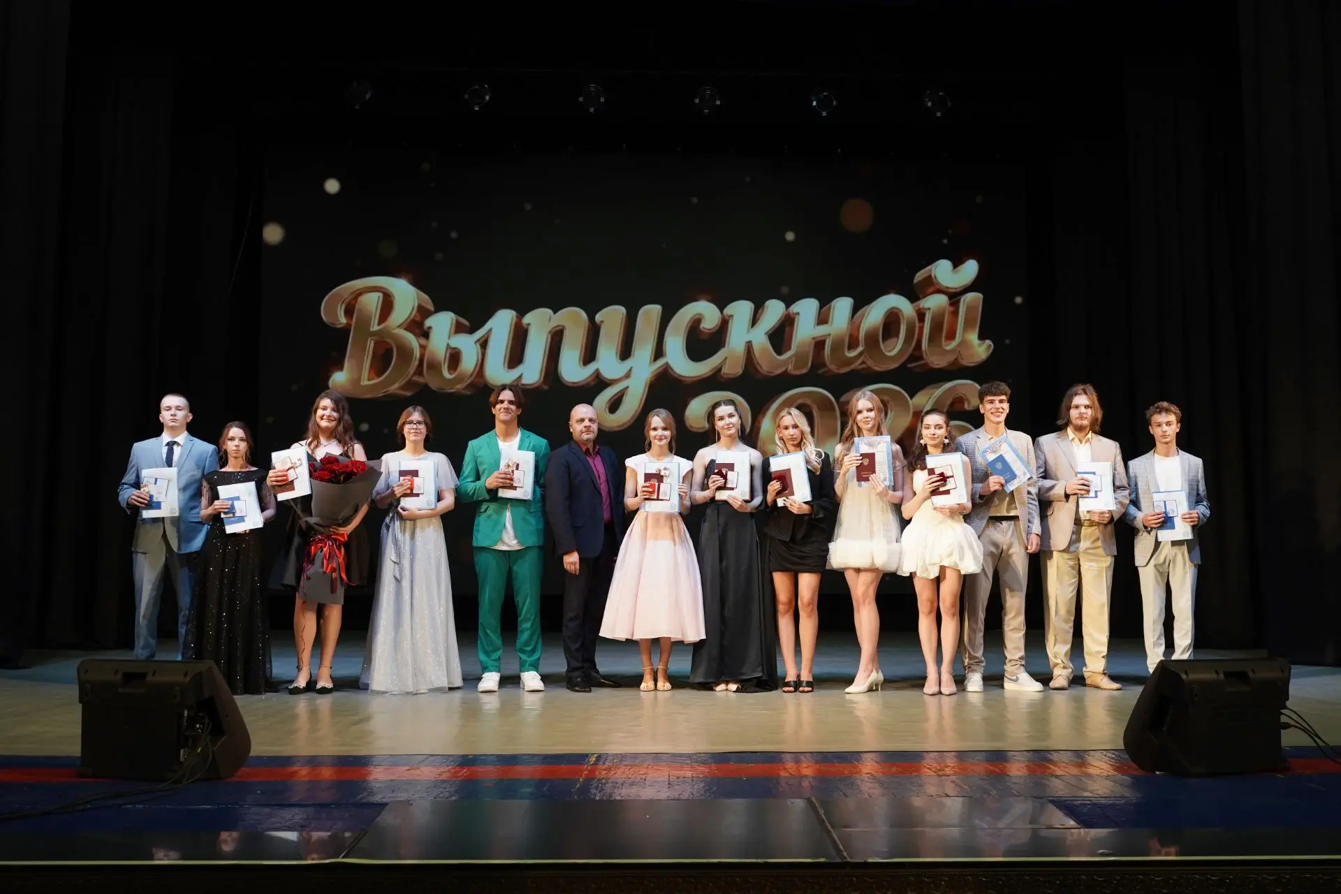 💫 Выпуск 2026

Наши умники и умницы, краса и гордость💖

Мы поздравляем гимназистов 11А и 11Б класс