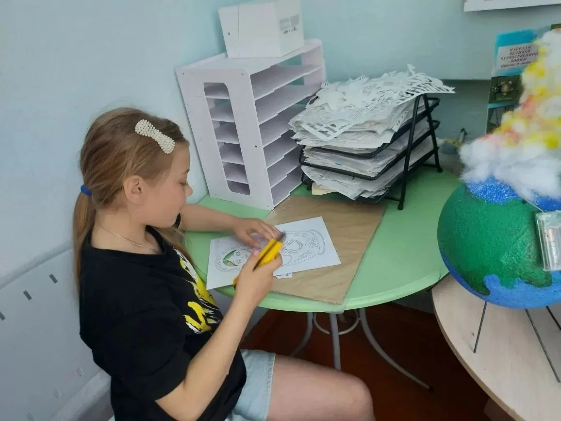 🧑‍🎓Наши юные исследователи прощаются с «УмКой»! 
Вот и завершилась наша летняя профильная смена! С