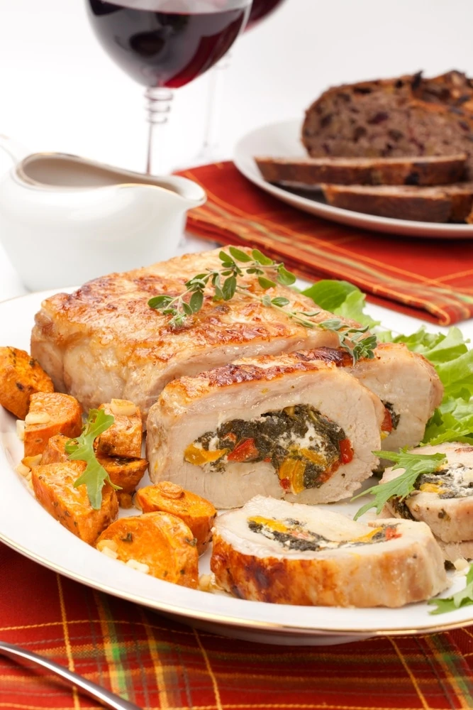 МЯСНОЙ РУЛЕТ С ПЕРЦЕМ И ШПИНАТОМ