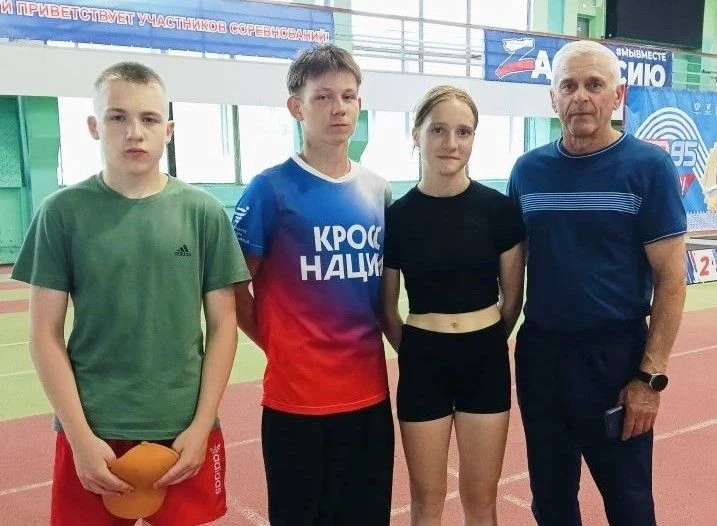 На региональном фестивале ГТО!
Соловьёва Дарья, Чаунин Матвей, Лыжин Егор достойно представили Знаме