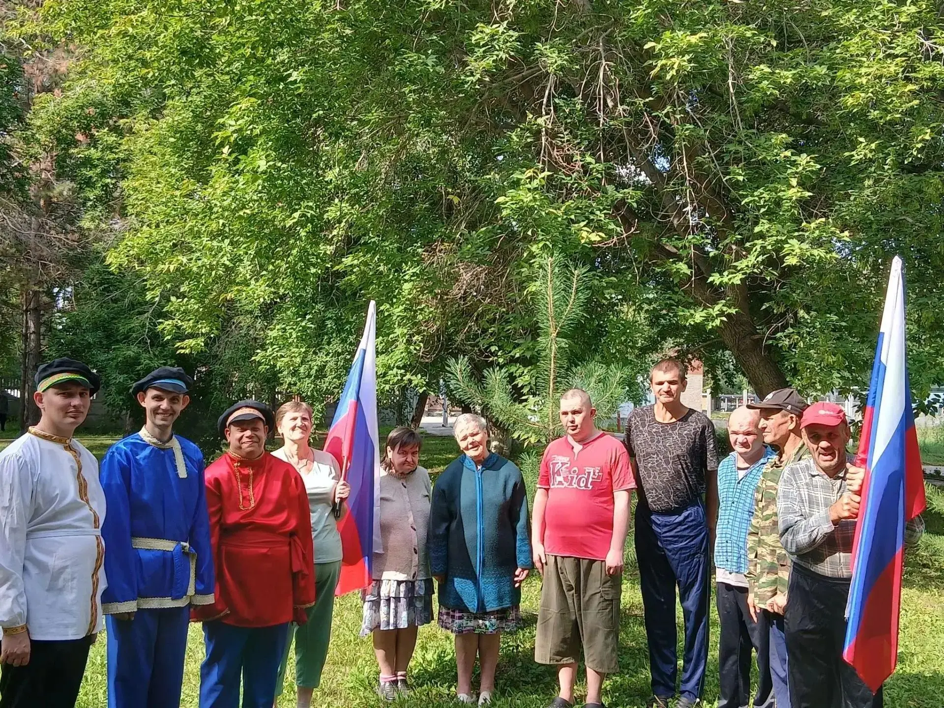 🇷🇺В нашем доме отмечают День государственного флага Российской Федерации - праздник, ...