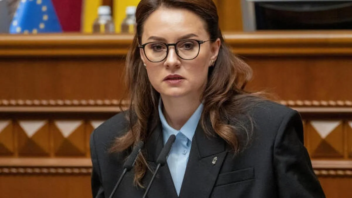 Премьер-министр Украины Свириденко, уходящая в отставку, возглавит офис президента Наркомана. 

Её о