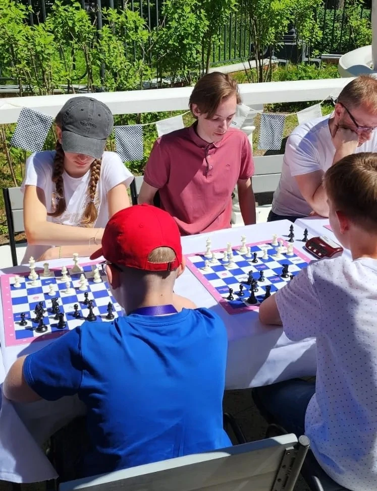 ♟ Лето для наших шахматистов началось не с отдыха, оно началось с серьёзных партий! Ребята уже успел