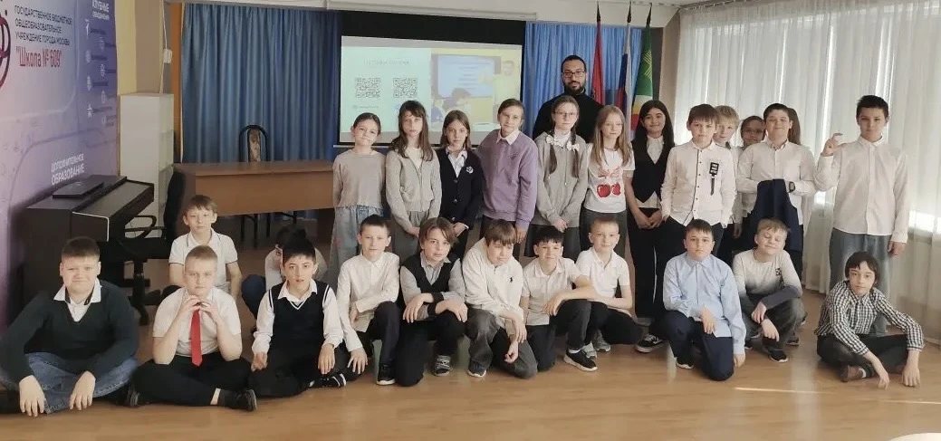 ⭐️Герои войны: урок мужества от Александра Оджо⭐️  💡Ученики 4 «В» класса вместе с кадетами из 8 «Б» 