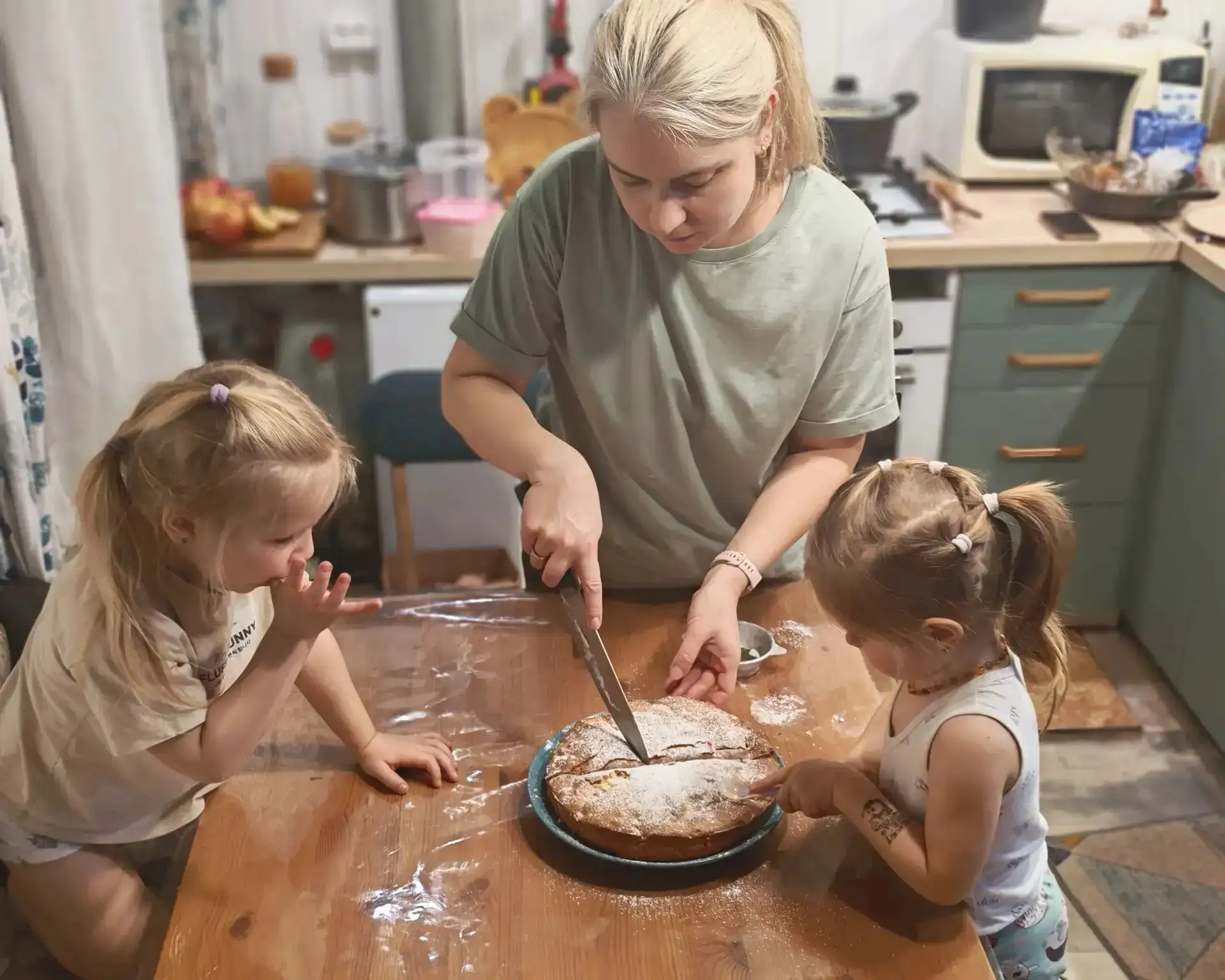 Мама — самое первое слово в жизни любого человека. Первое, самое главное и самое красив...