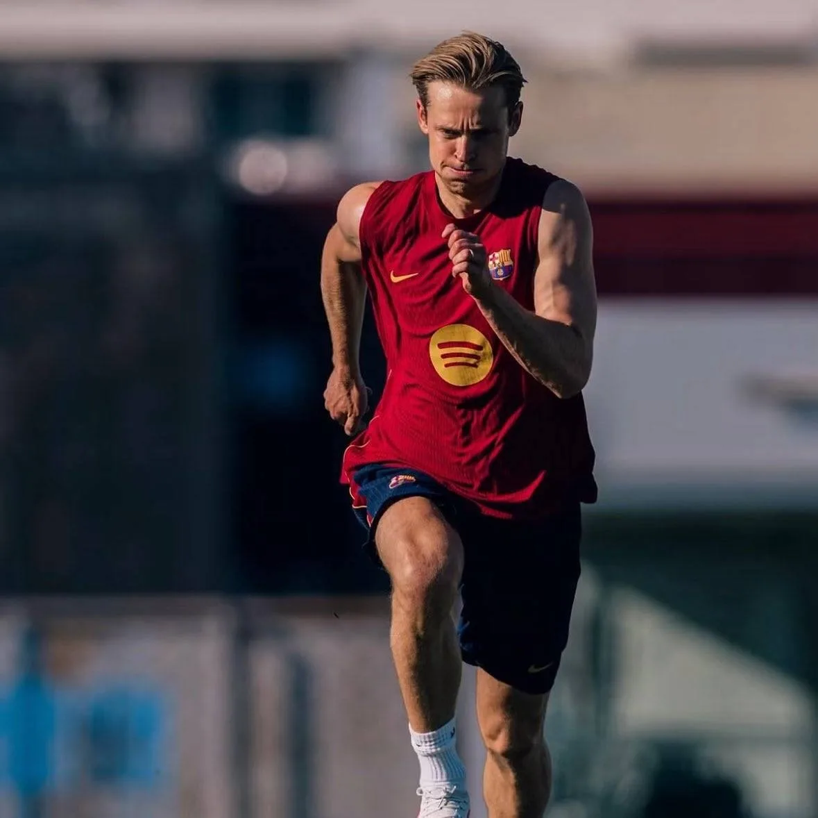 🇳🇱 Mundo Deportivo | Френки де Йонг возвращается к работе с командой: сегодня он пров...