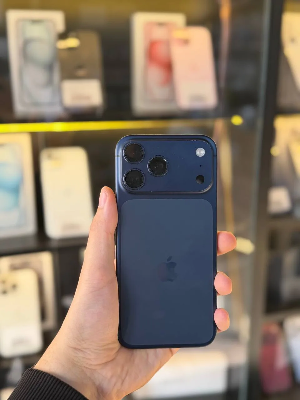 📱Продается iPhone 17 Pro Max Blue eSIM (256GB)