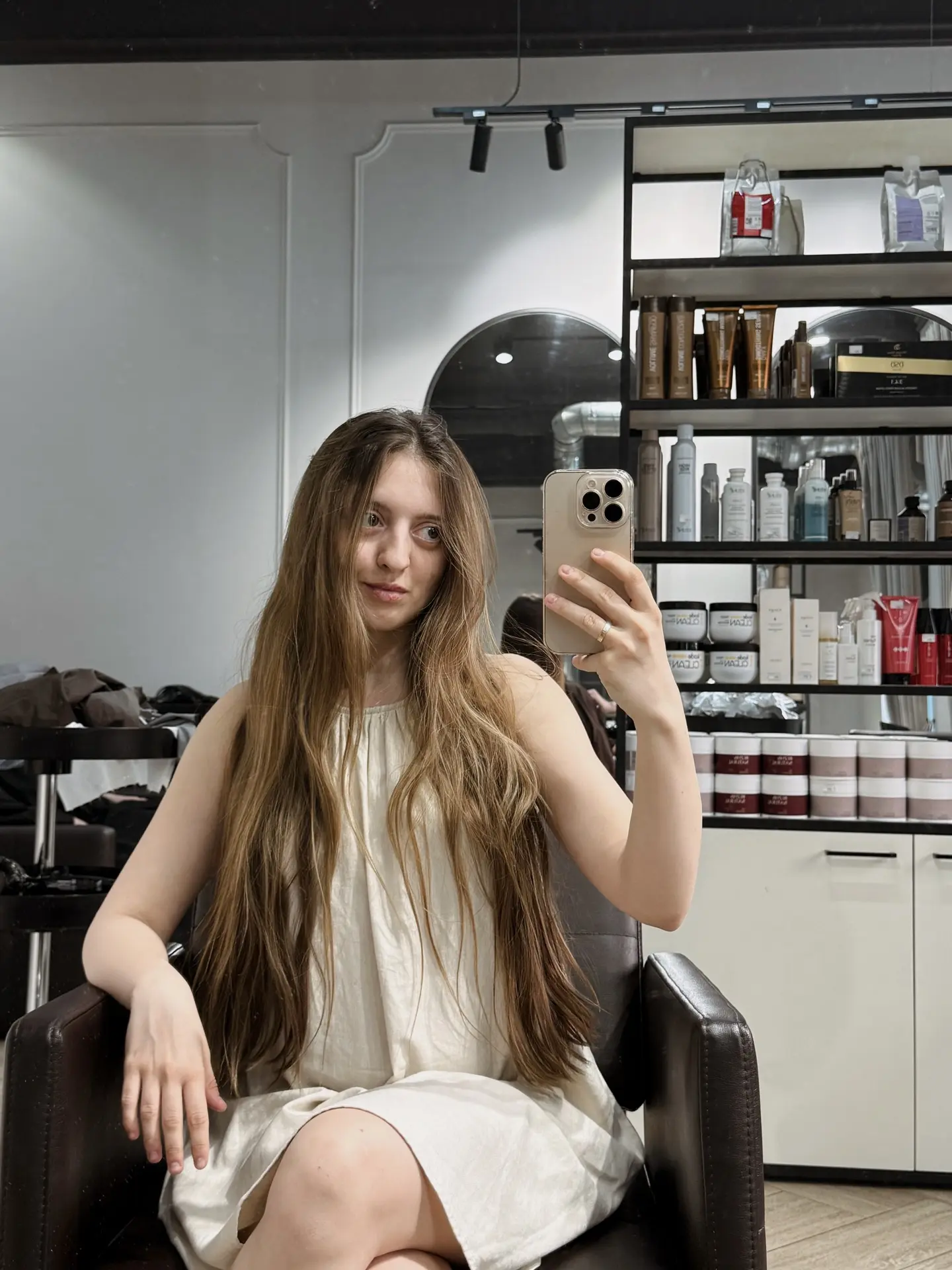 ДО И ПОСЛЕ 💇🏻‍♀️ МИНУС 40 см🙈

Я оооочень любила свои длинные волосы, но…

1. С появлением ребенк