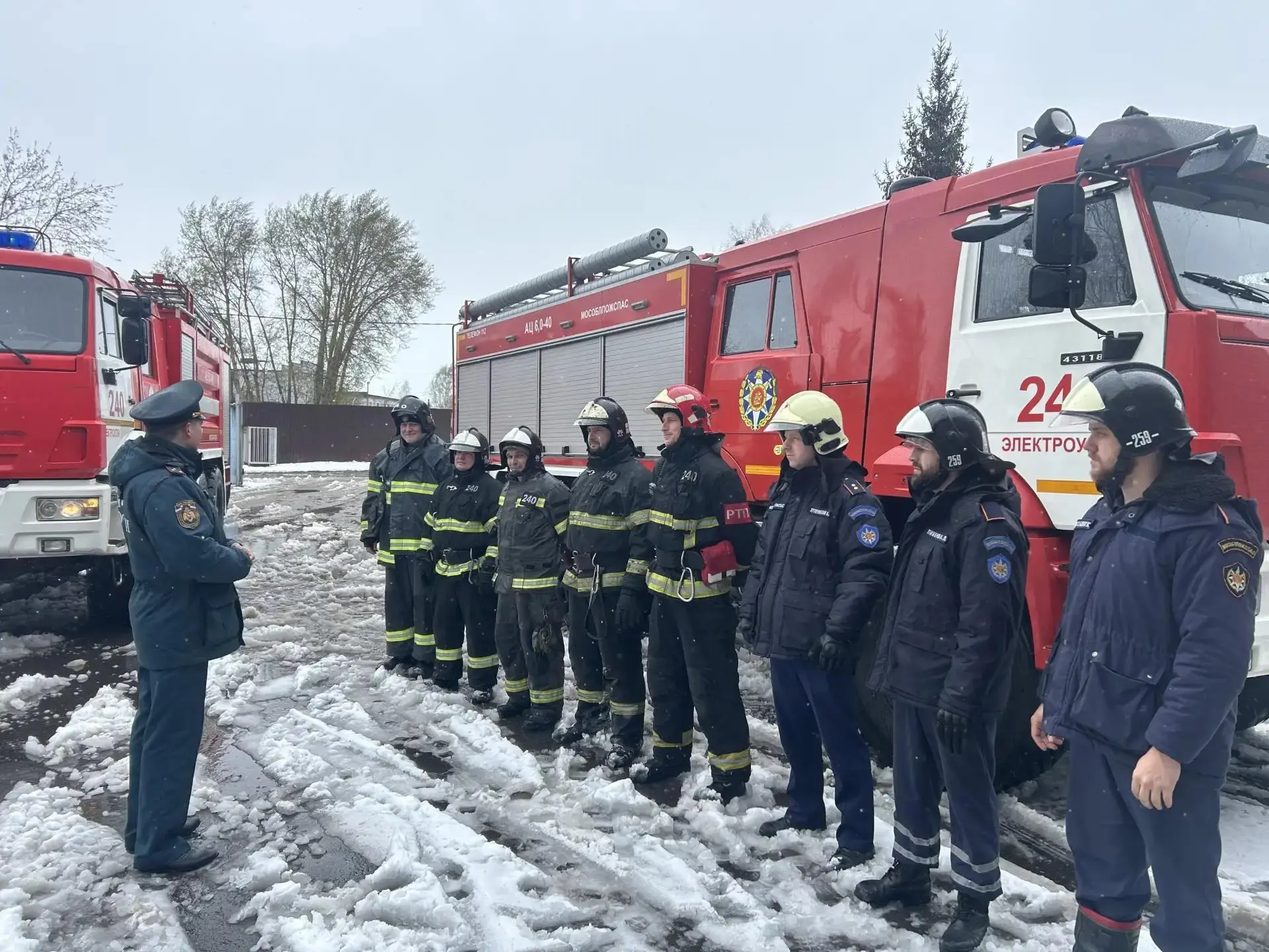 🚗 Учения на дороге: спасатели ликвидировали последствия условного ДТП в Богородском округе ⛔️  🆘 Вче