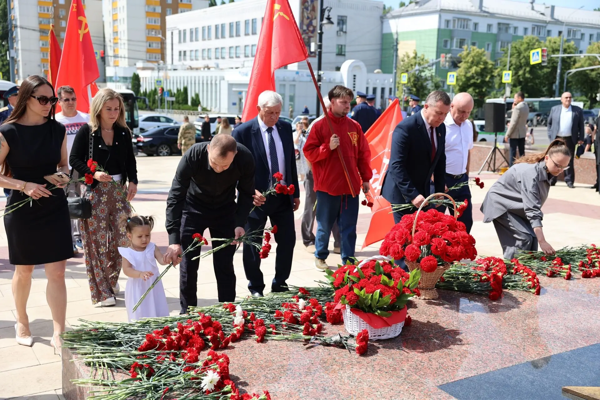 Вечен ваш подвиг в сердцах поколений грядущих…

85 лет назад, 22 июня 1941 года, в 4 часа утра, без 