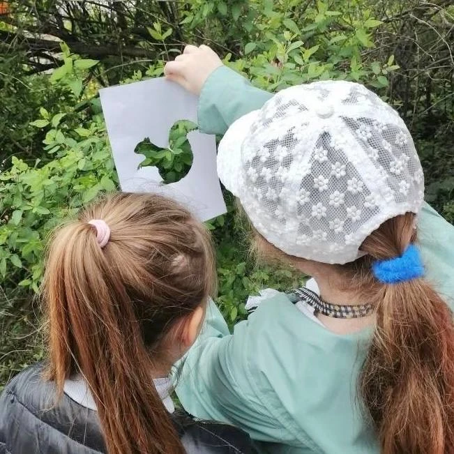 🌳 Творчество на свежем воздухе  Во 2 «А» классе прошёл внеклассный интегрированный урок, который объ
